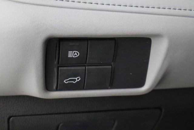 Used 2021 Toyota Highlander XLE image 22