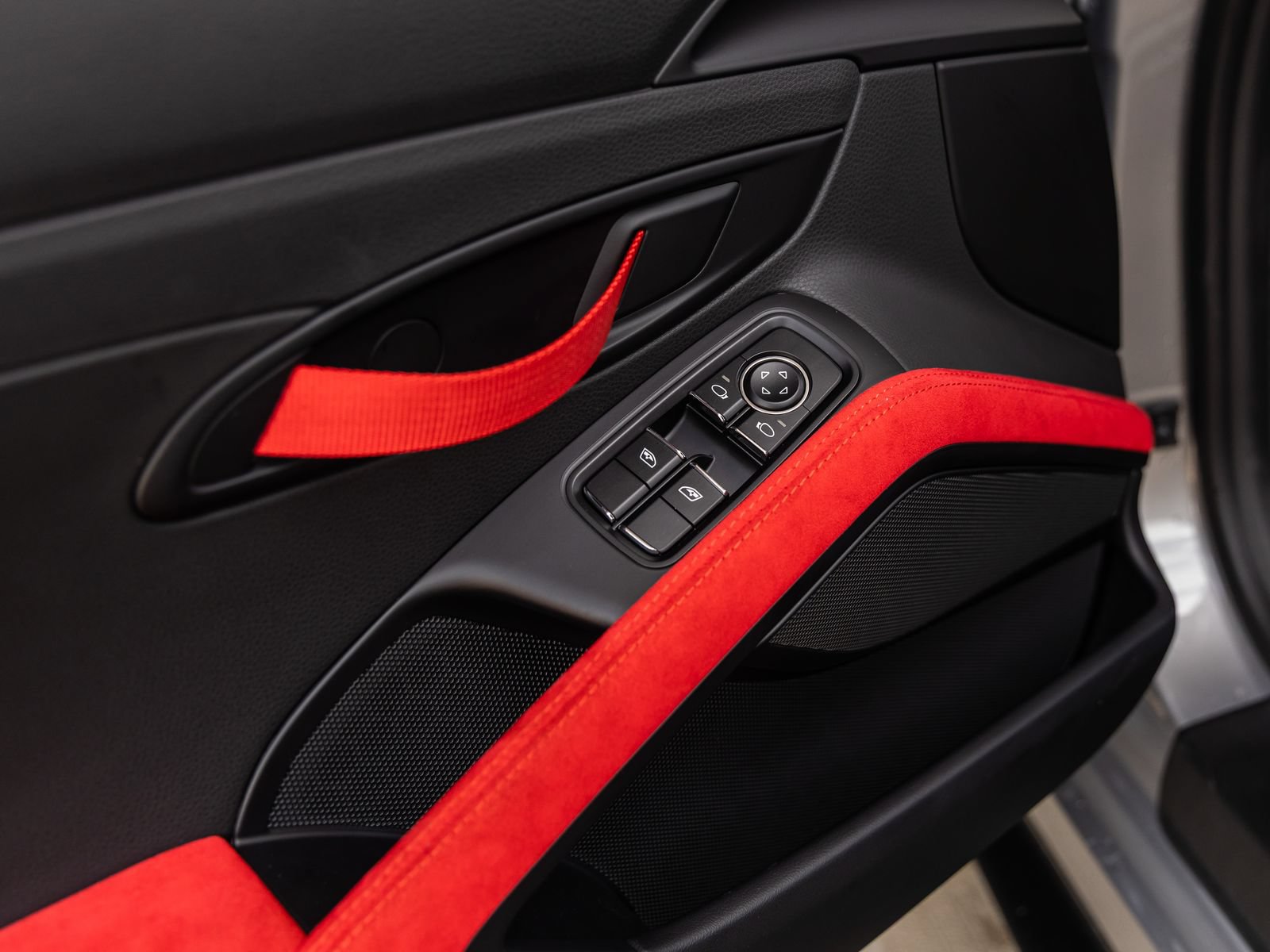Certified 2018 Porsche 911 GT2 RS RWD image 38