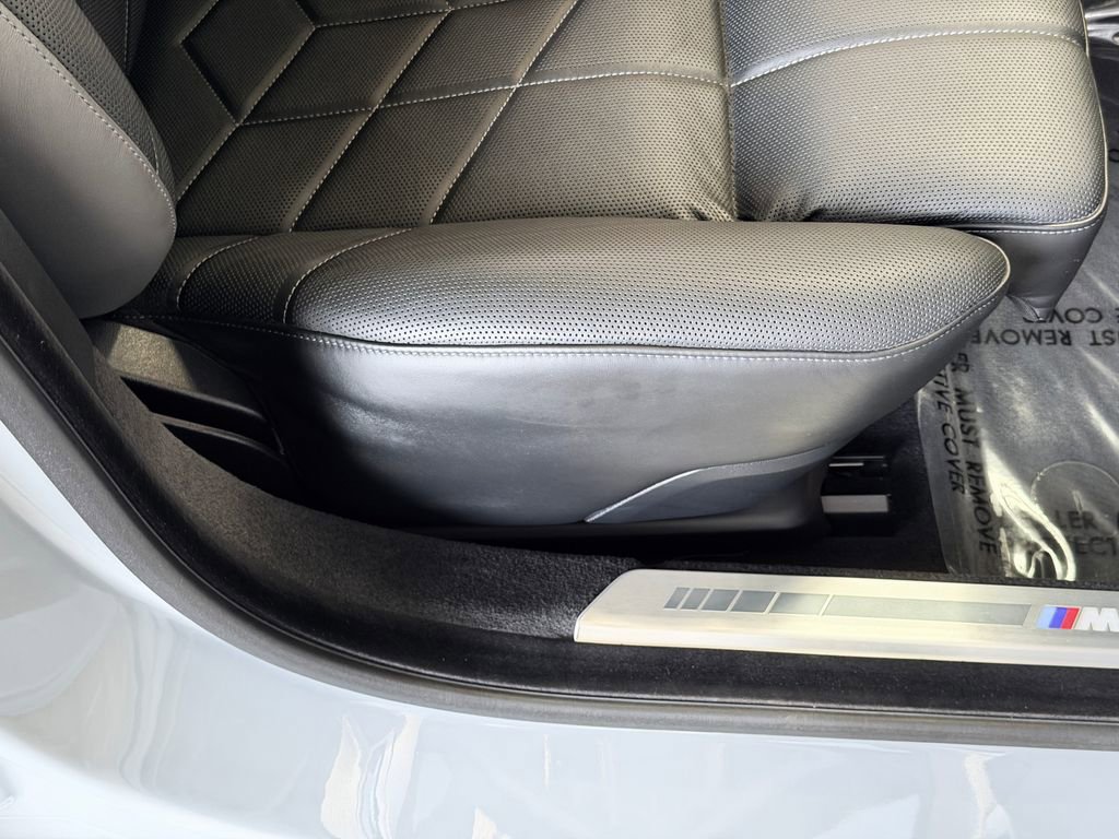 Used 2024 BMW 760i xDrive w/ Executive Package image 27
