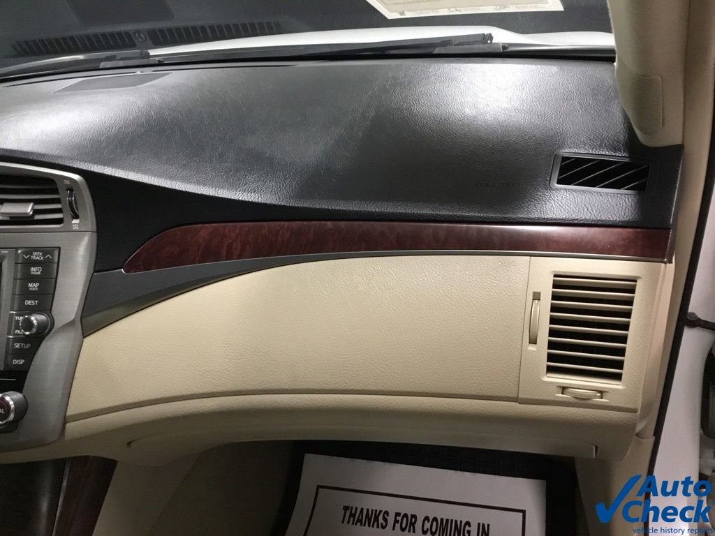 Used 2011 Toyota Avalon Limited FWD image 36