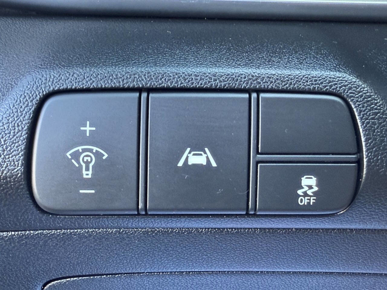 Used 2023 Hyundai Elantra SEL w/ Convenience Package image 26