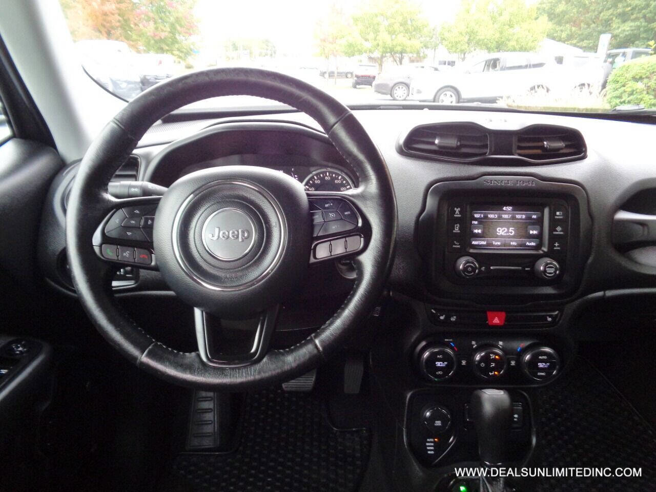 Used 2017 Jeep Renegade Altitude image 9