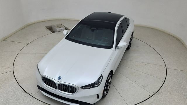 Used 2025 BMW i5 xDrive40 w/ Premium Package AWD/4WD image 81