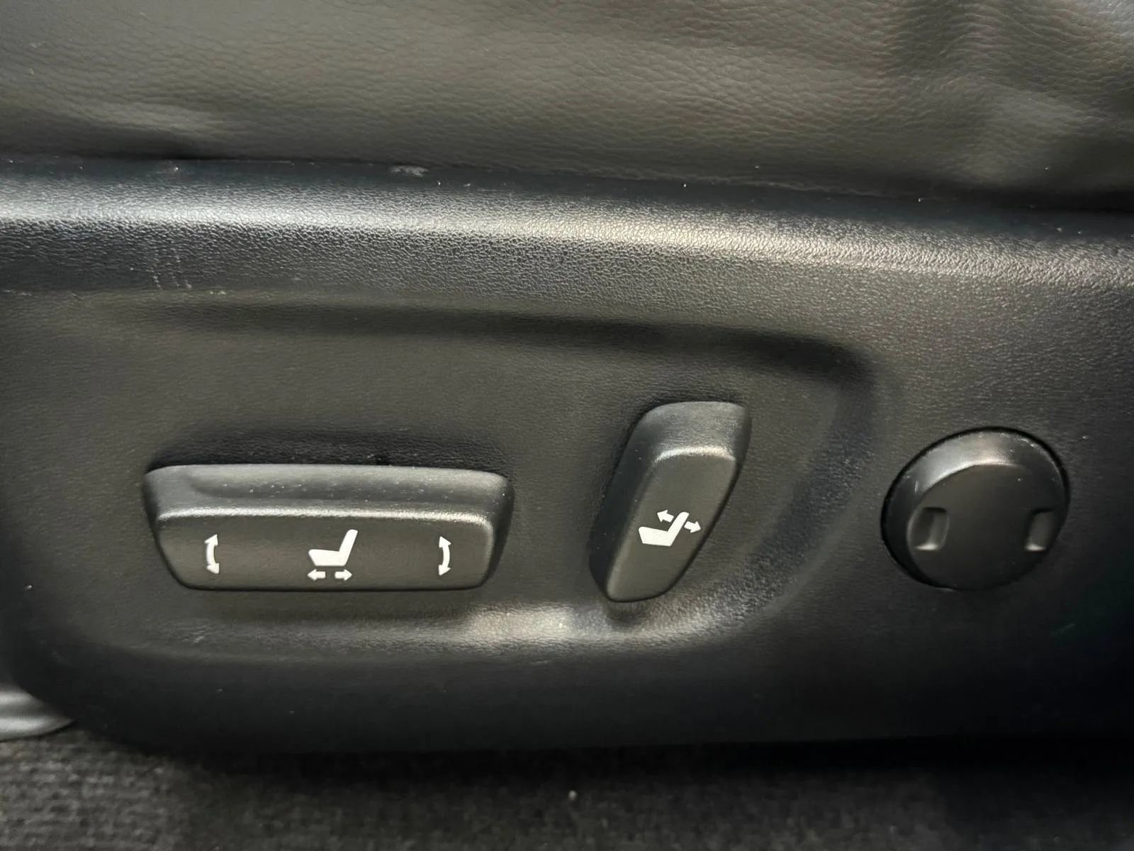 Used 2015 Toyota RAV4 Limited image 21