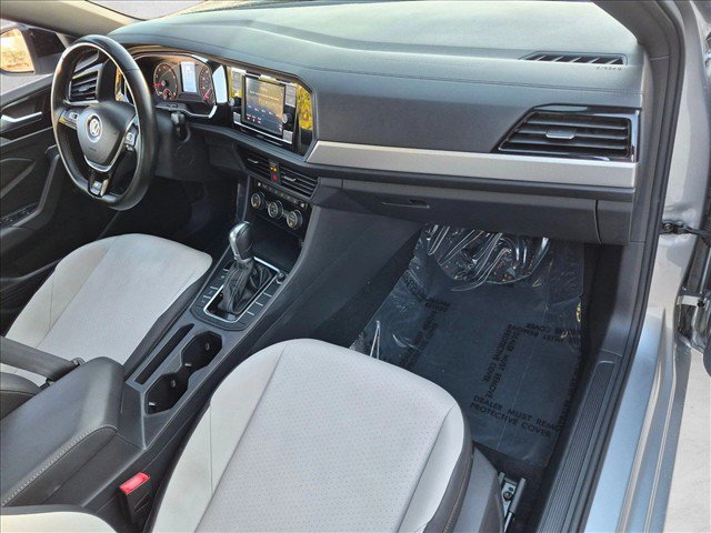 Used 2019 Volkswagen Jetta R-Line w/ R-Line Cold Weather Package FWD image 21