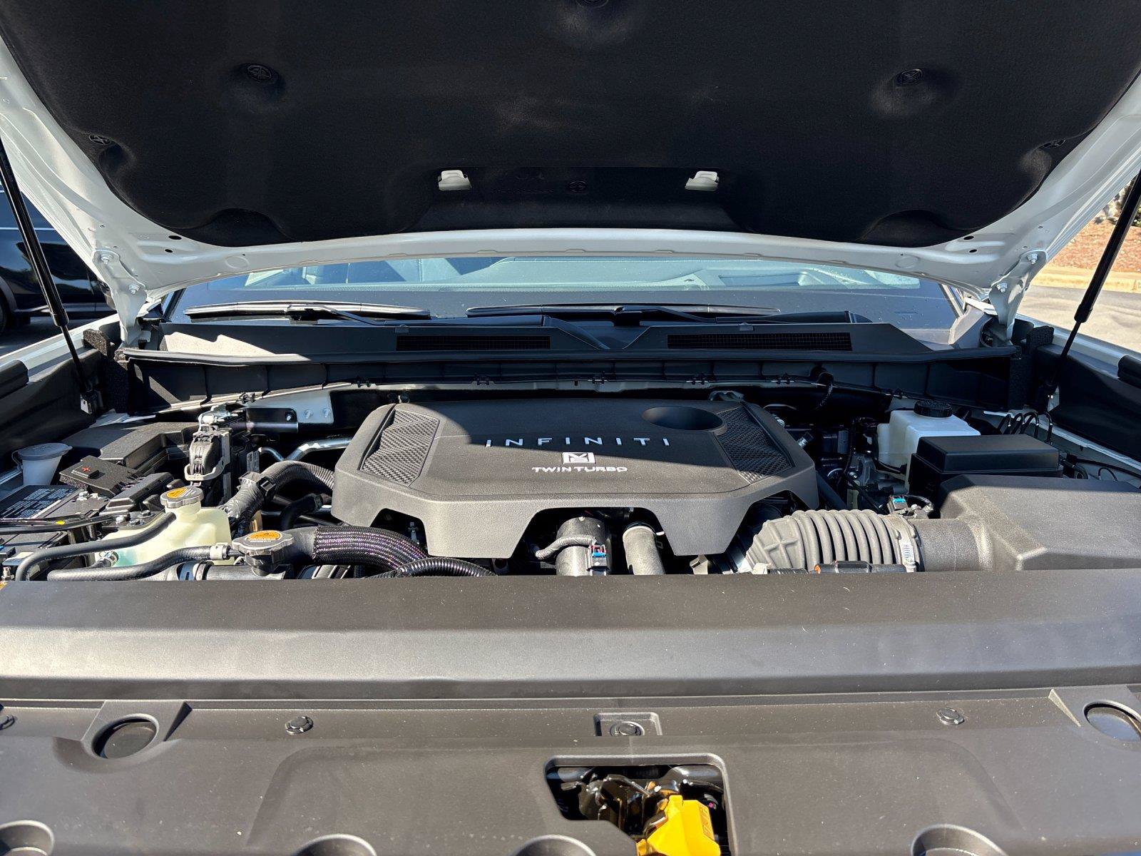 New 2027 INFINITI QX80 Sensory AWD/4WD image 9