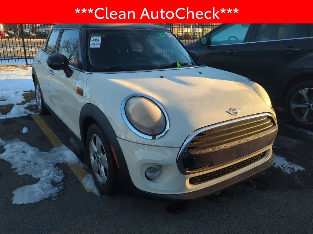 Used 2017 MINI Cooper 4-Door Hardtop image 3