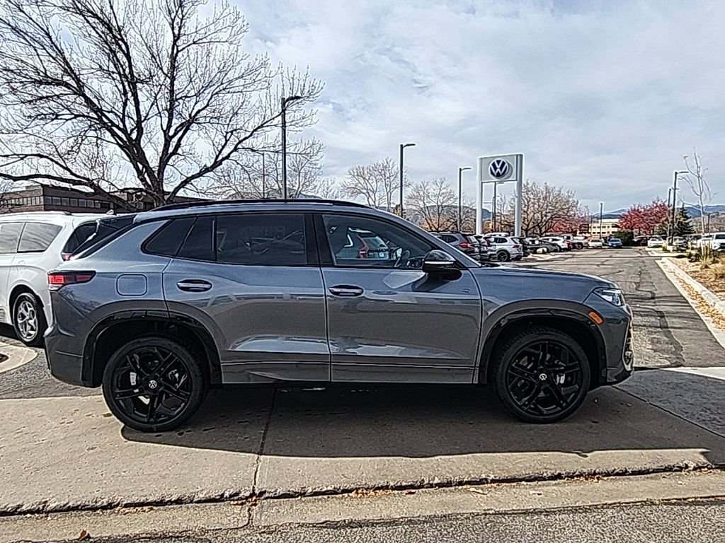 New 2026 Volkswagen Tiguan SE R-Line image 6