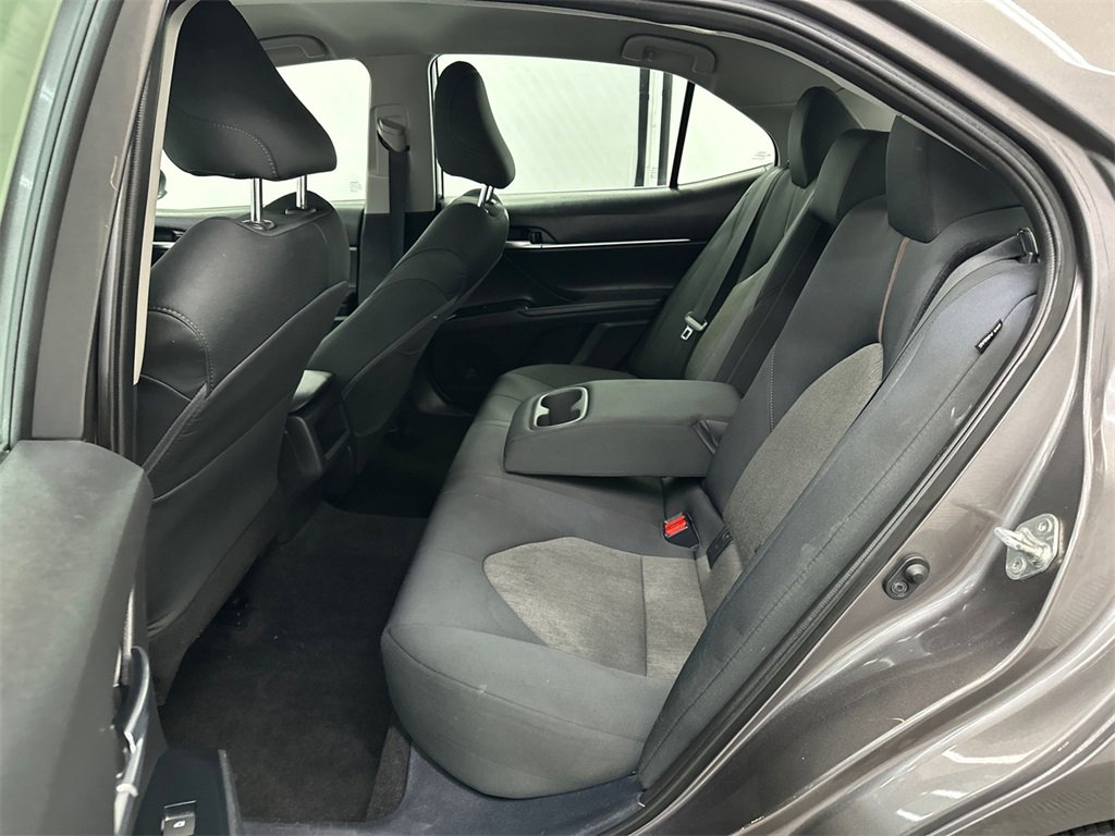 Used 2020 Toyota Camry LE image 20