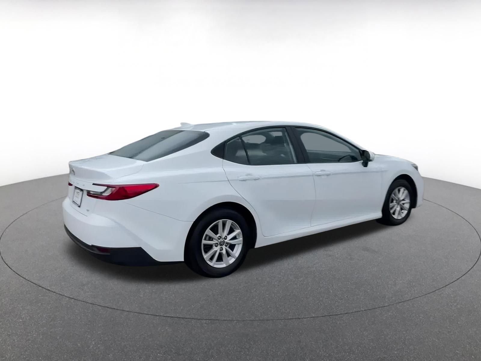 Used 2025 Toyota Camry LE image 15