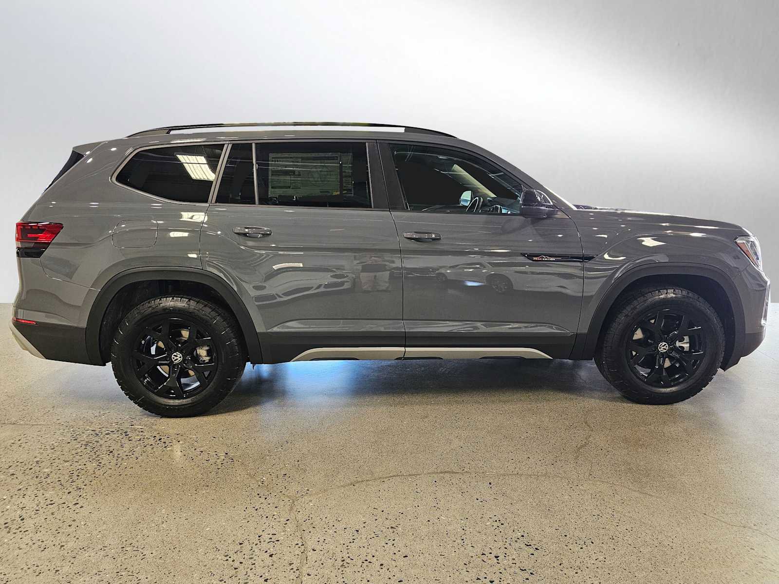 Used 2026 Volkswagen Atlas Peak Edition AWD/4WD image 8