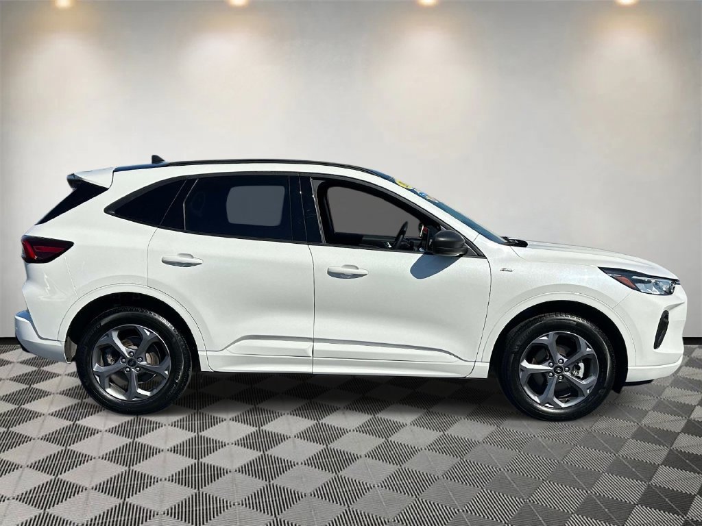 Certified 2024 Ford Escape ST-Line w/ Tech Pack #1 AWD/4WD image 2