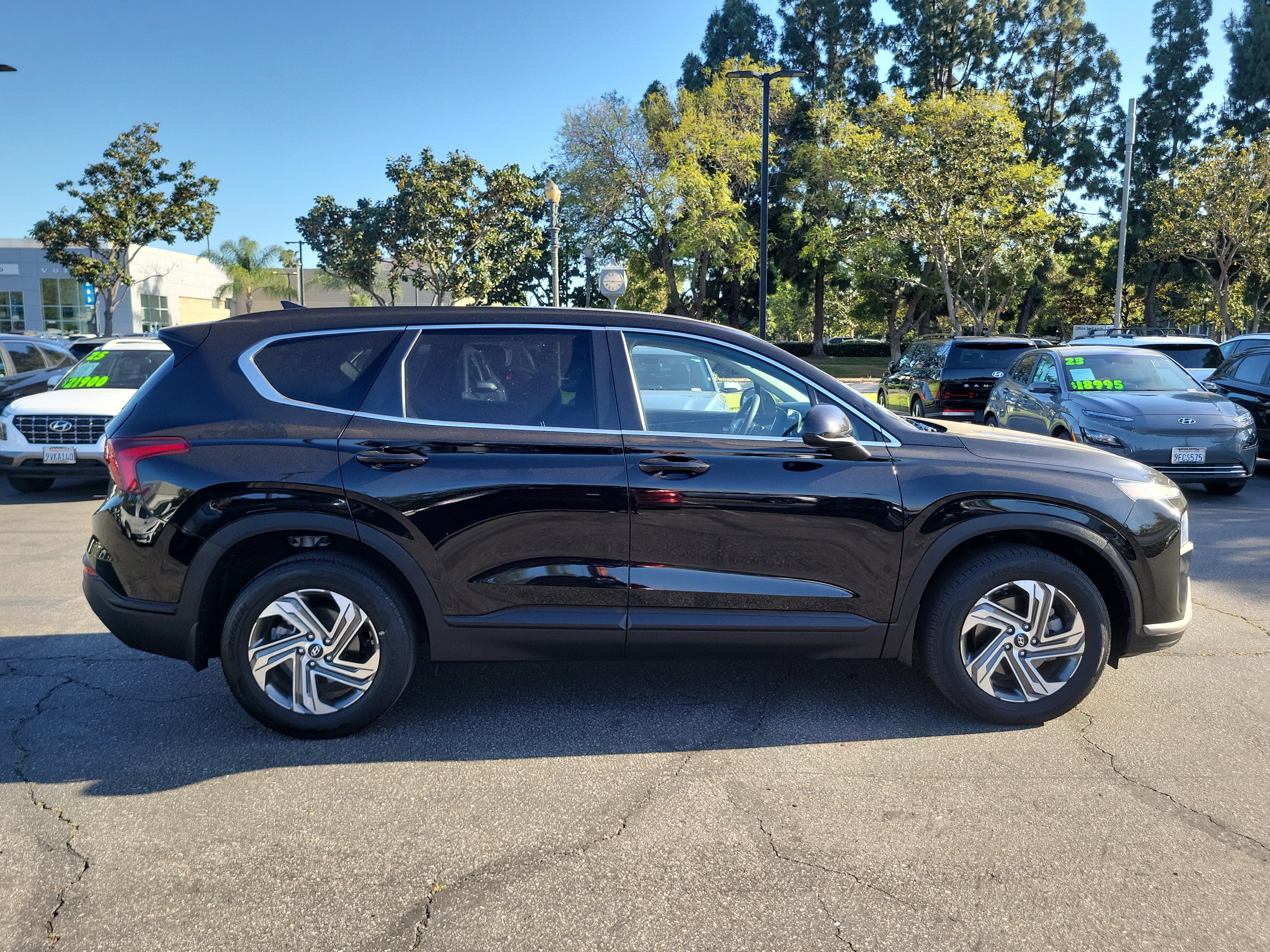 Certified 2023 Hyundai Santa Fe SE image 6