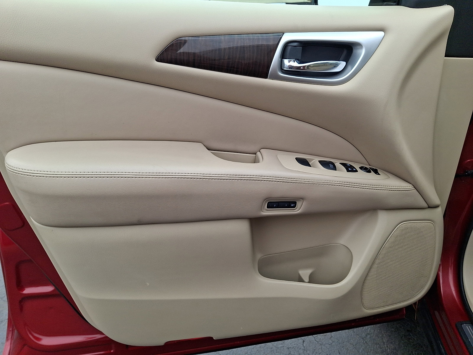 Used 2014 Nissan Pathfinder Platinum w/ Platinum Premium Package image 14