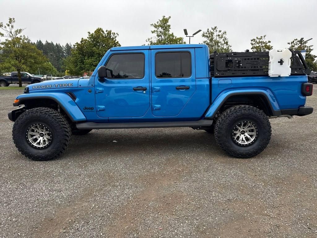New 2025 Jeep Gladiator Sport image 2