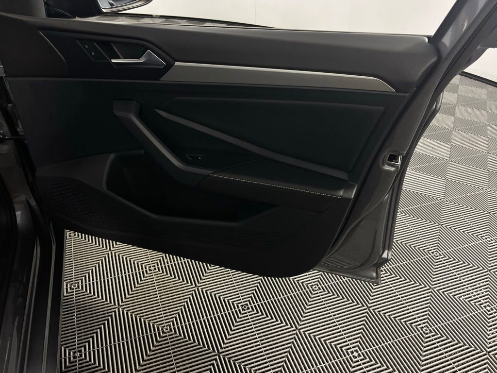 Used 2024 Volkswagen Jetta Sport image 29