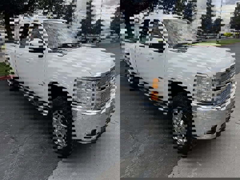 Used 2012 Chevrolet Silverado 2500 LTZ w/ LTZ Plus Package image 3