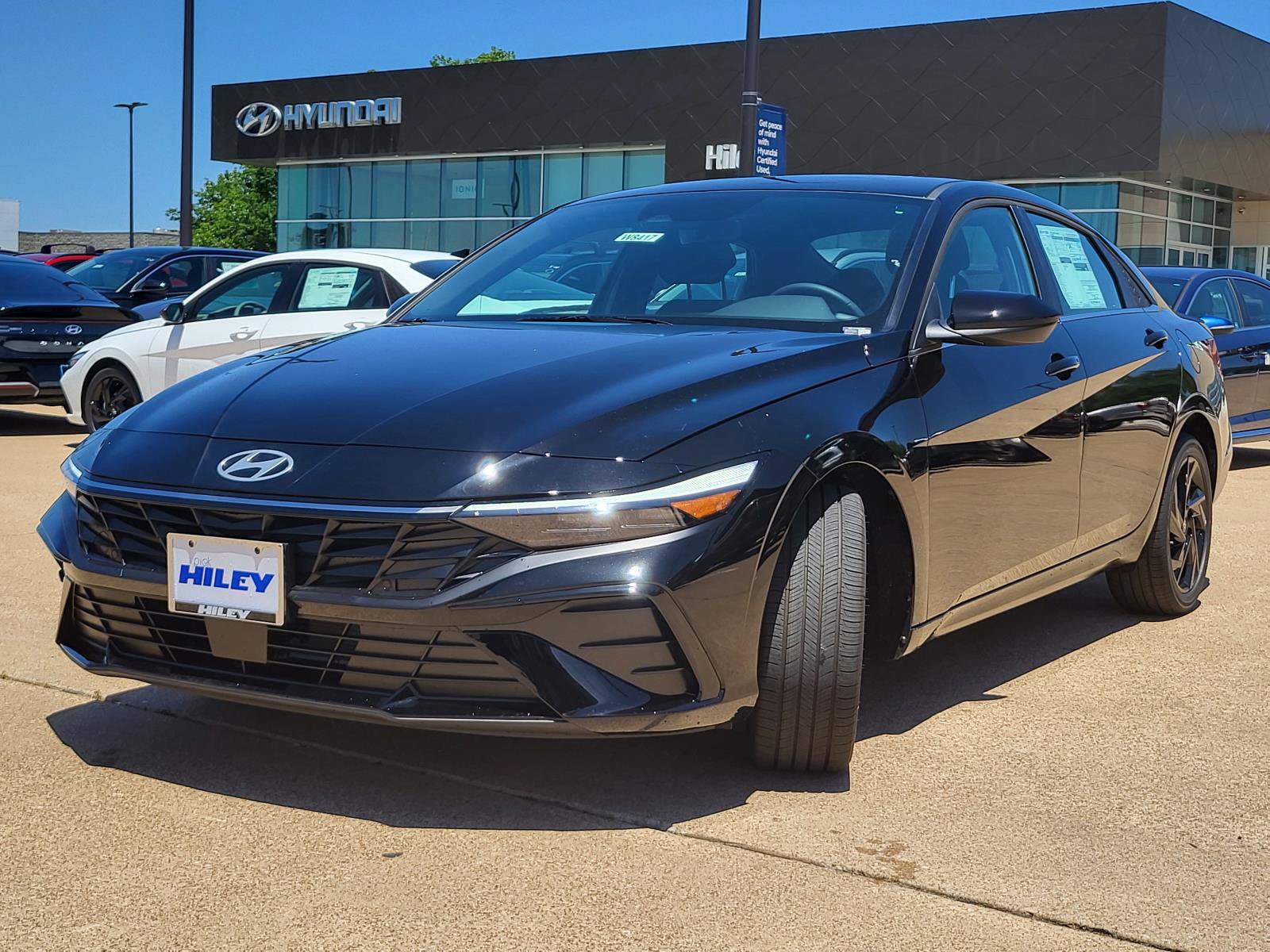 New 2026 Hyundai Elantra SEL Sport Premium FWD image 2