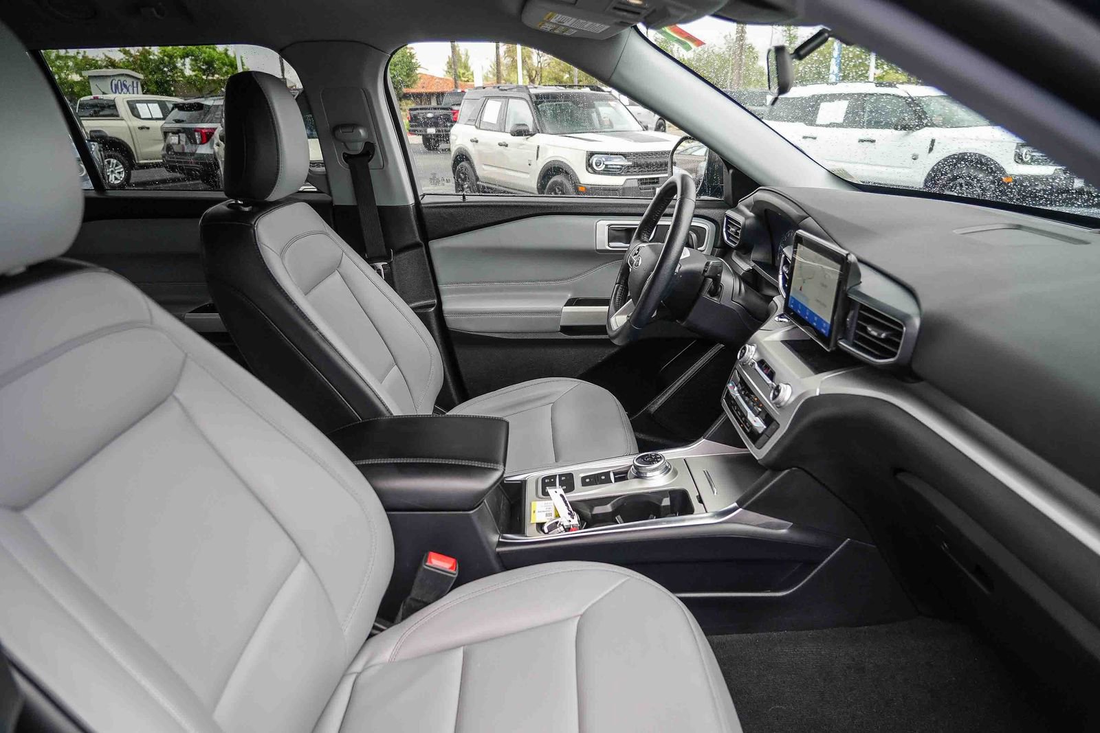 Certified 2021 Ford Explorer XLT w/ Equipment Group 202A RWD image 16