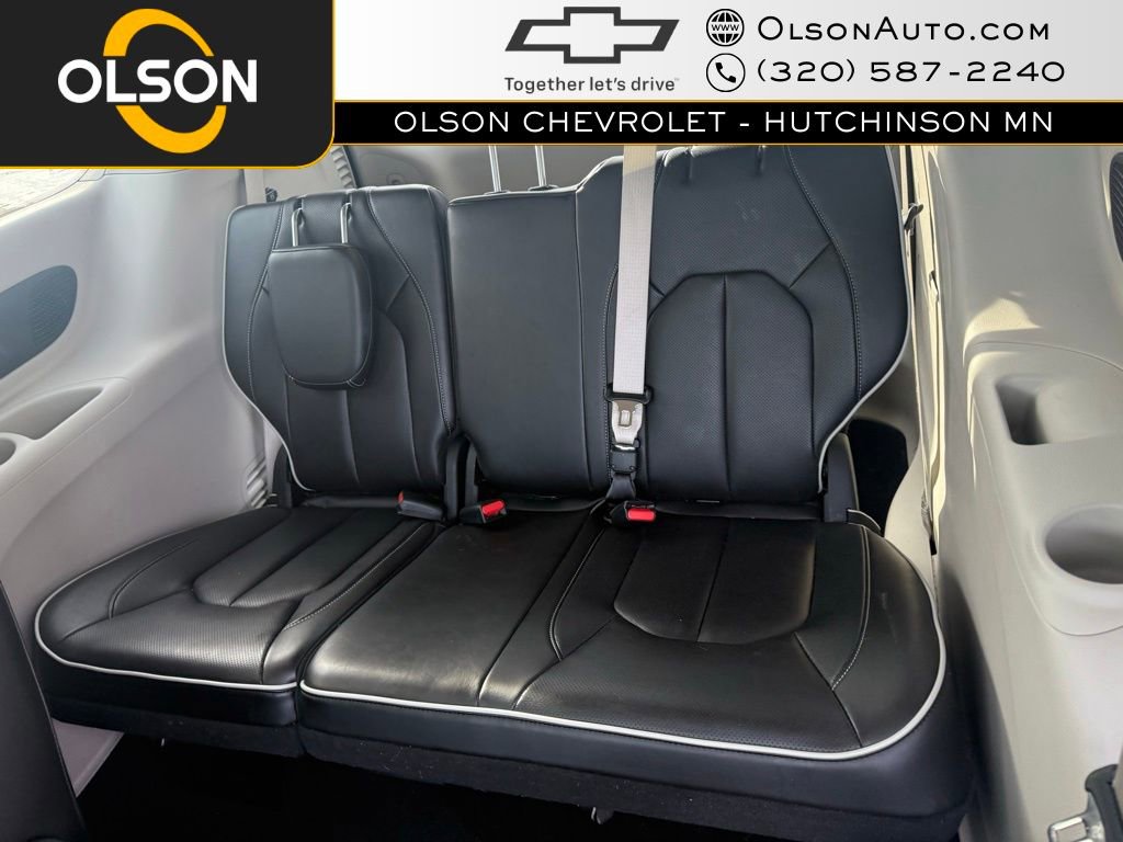 Used 2023 Chrysler Pacifica Limited image 14