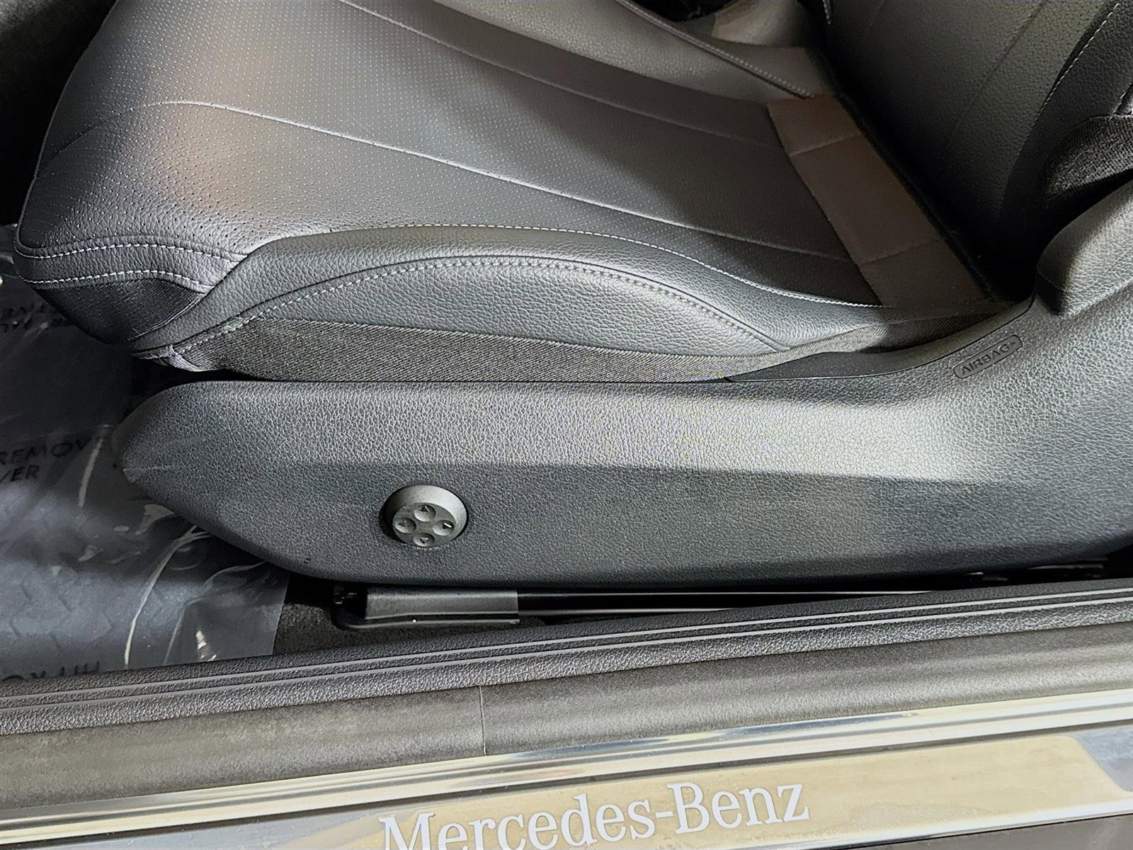 Used 2025 Mercedes-Benz CLE 300 4MATIC Coupe image 23