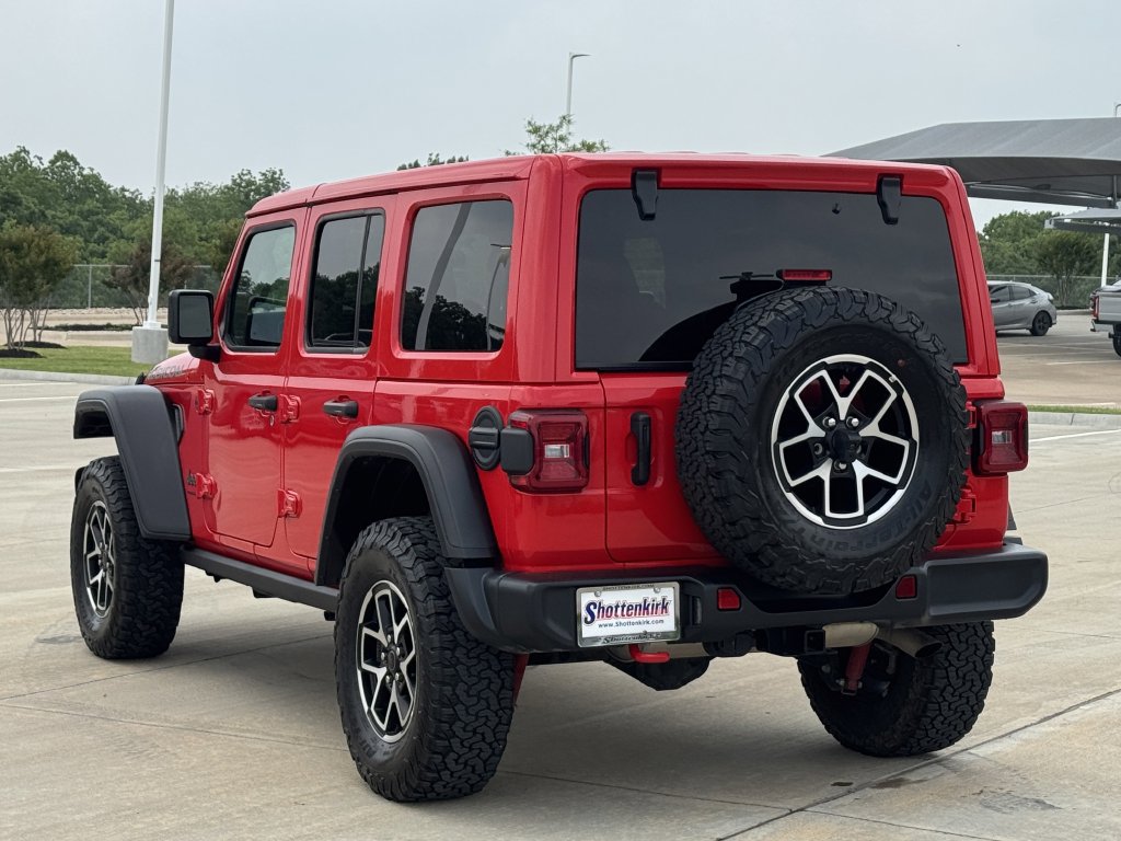 Used 2025 Jeep Wrangler Unlimited Rubicon AWD/4WD image 4
