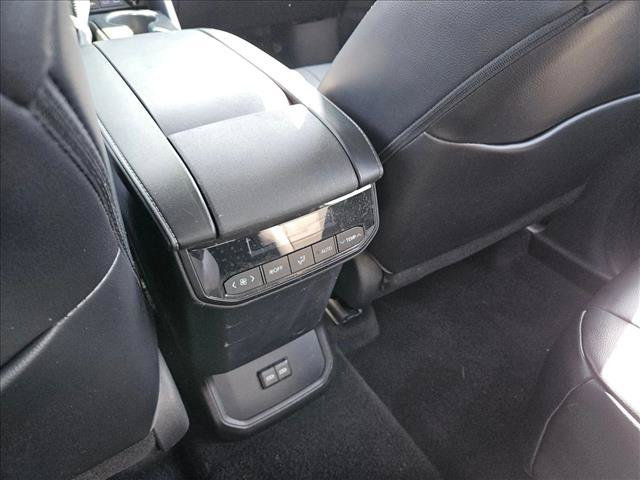 Used 2022 Toyota Highlander XLE FWD image 18