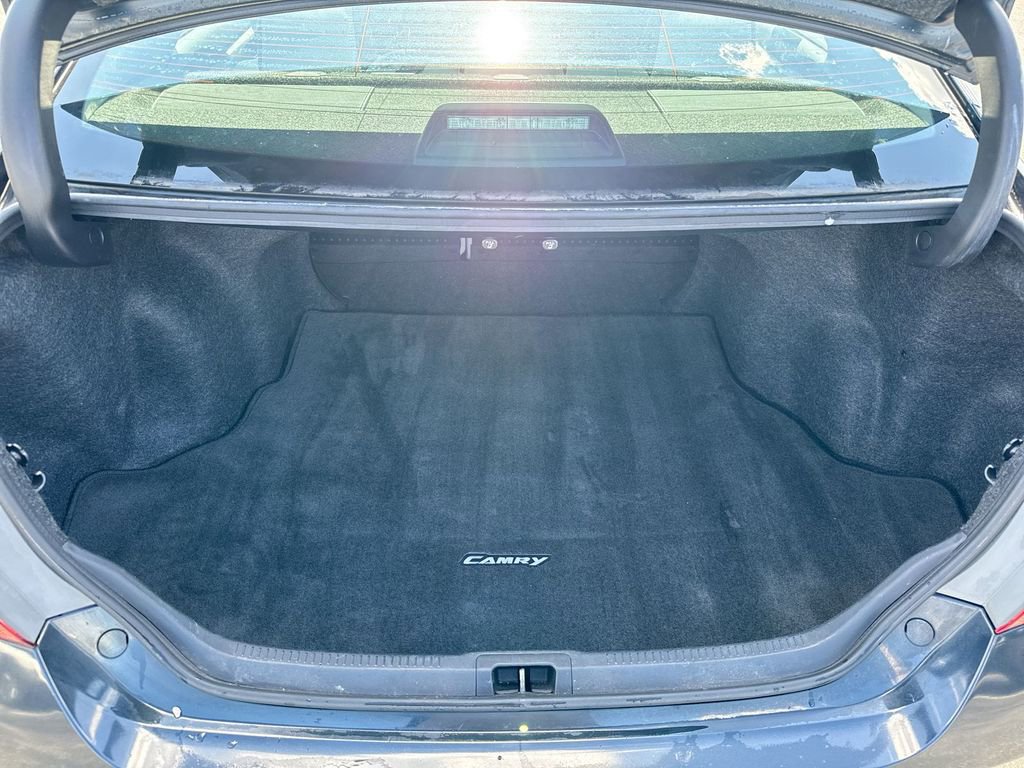 Used 2016 Toyota Camry SE image 23