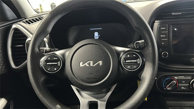 Used 2023 Kia Soul LX w/ LX Technology Package image 21