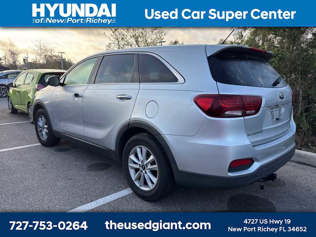 Used 2020 Kia Sorento LX image 2