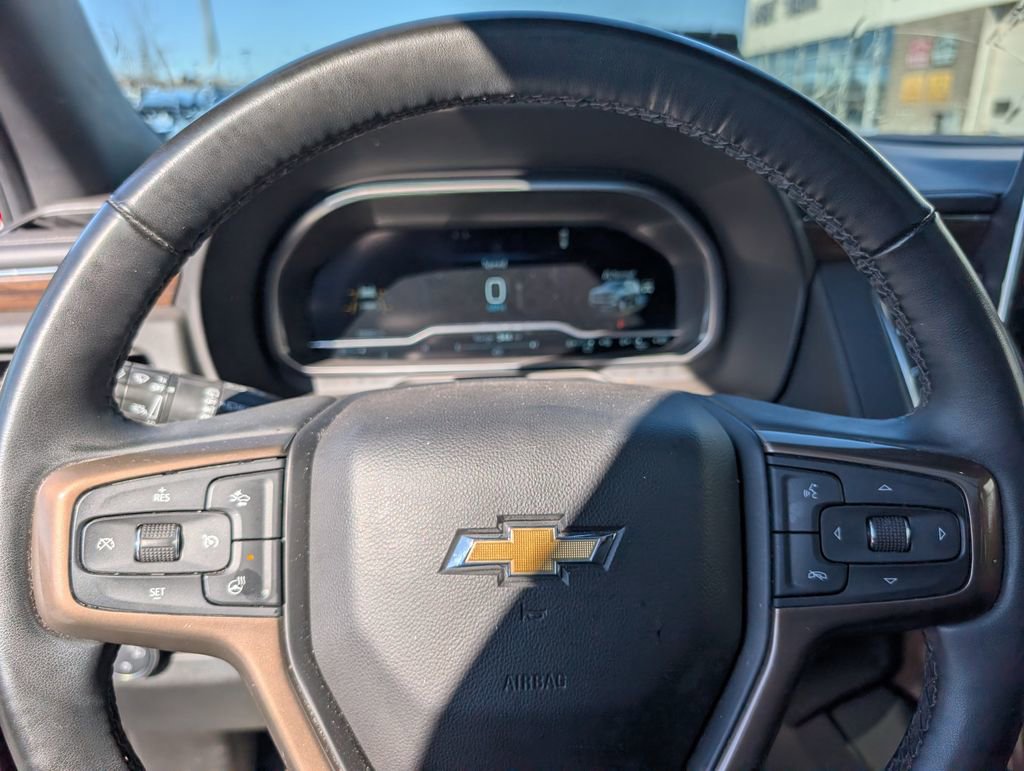 Used 2023 Chevrolet Suburban High Country image 10