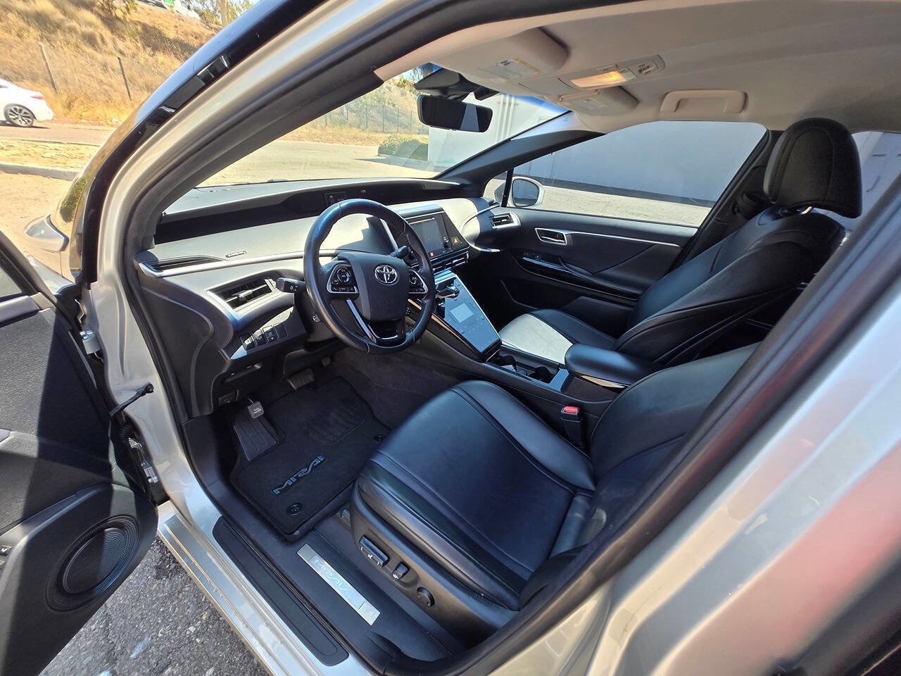 Used 2017 Toyota Mirai image 21