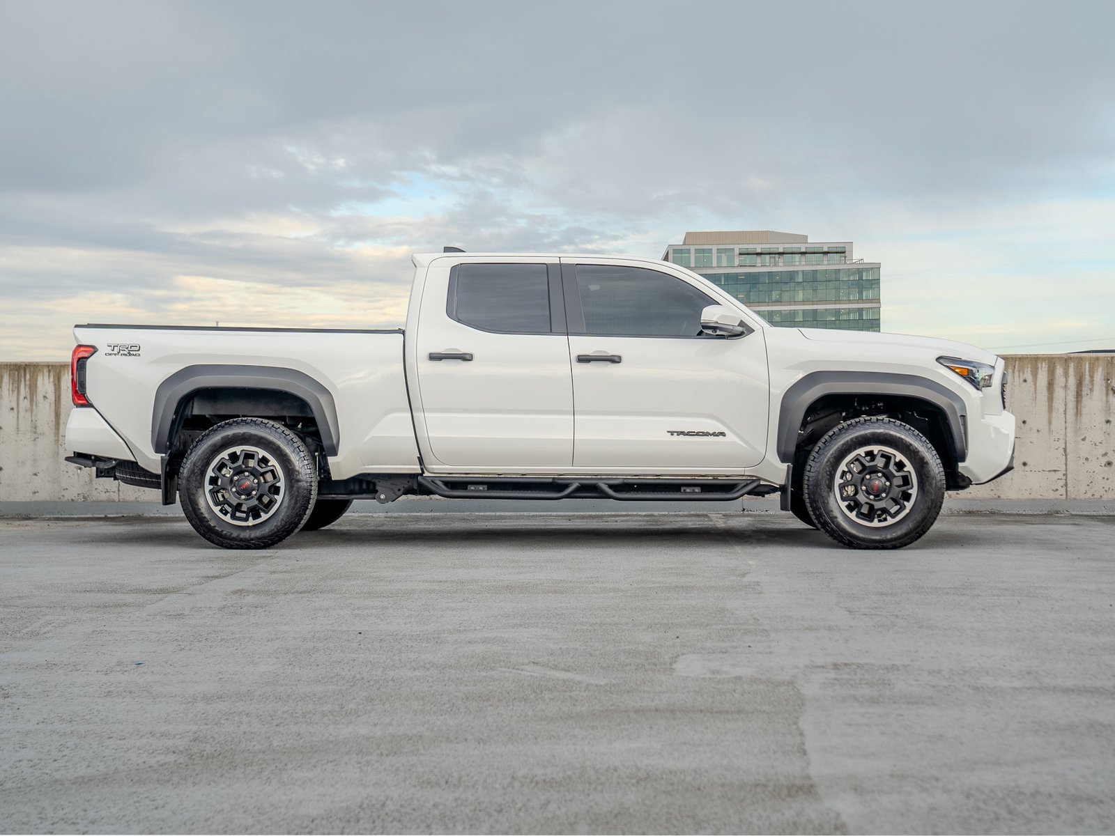 Used 2024 Toyota Tacoma TRD Off-Road w/ TRD Off Road Premium Package AWD/4WD image 3