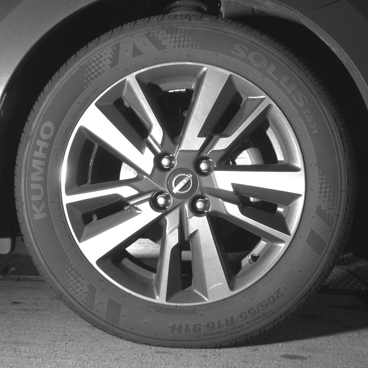 Used 2025 Nissan Versa SV image 13