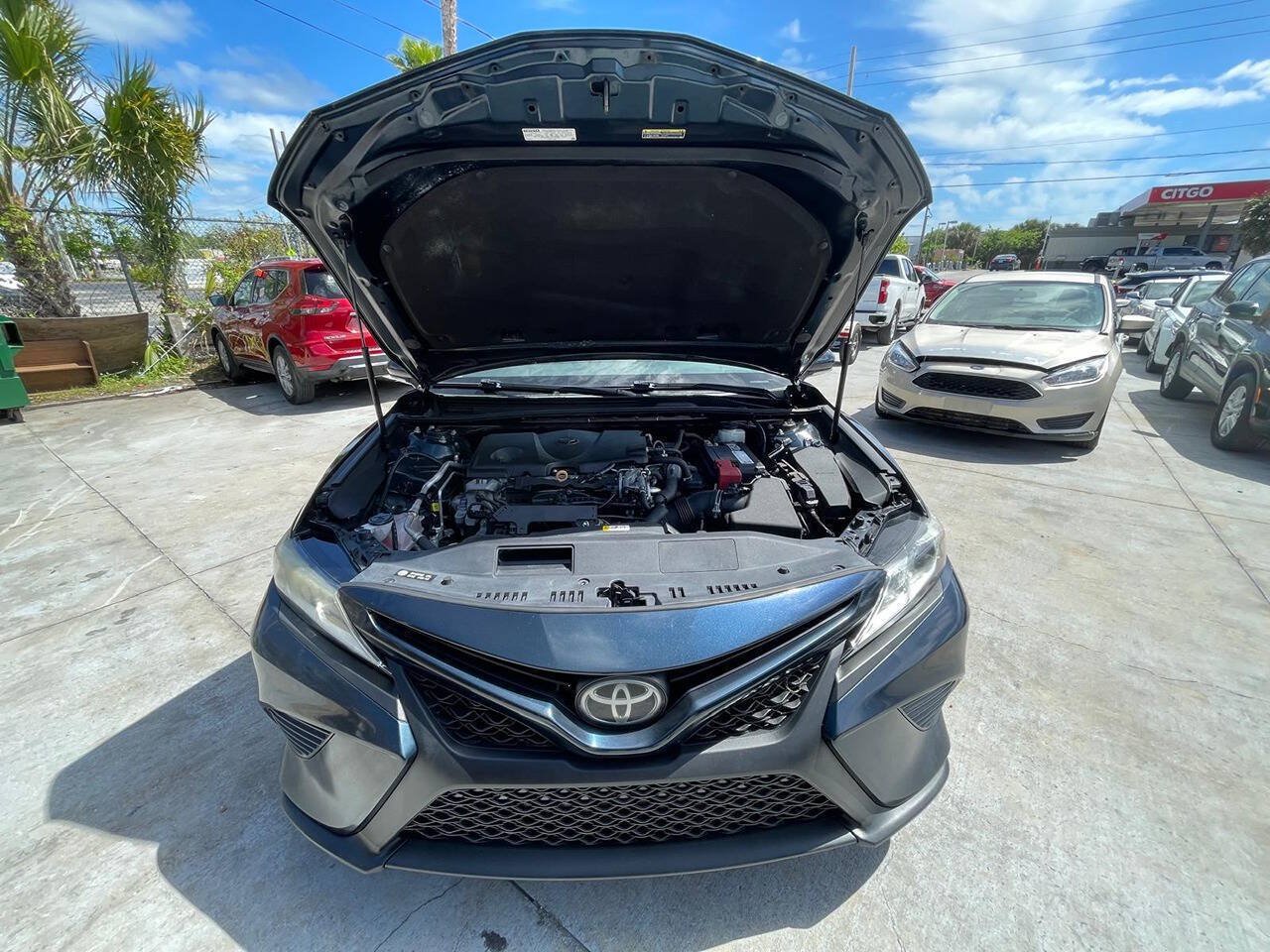 Used 2019 Toyota Camry SE w/ Convenience Package FWD image 18