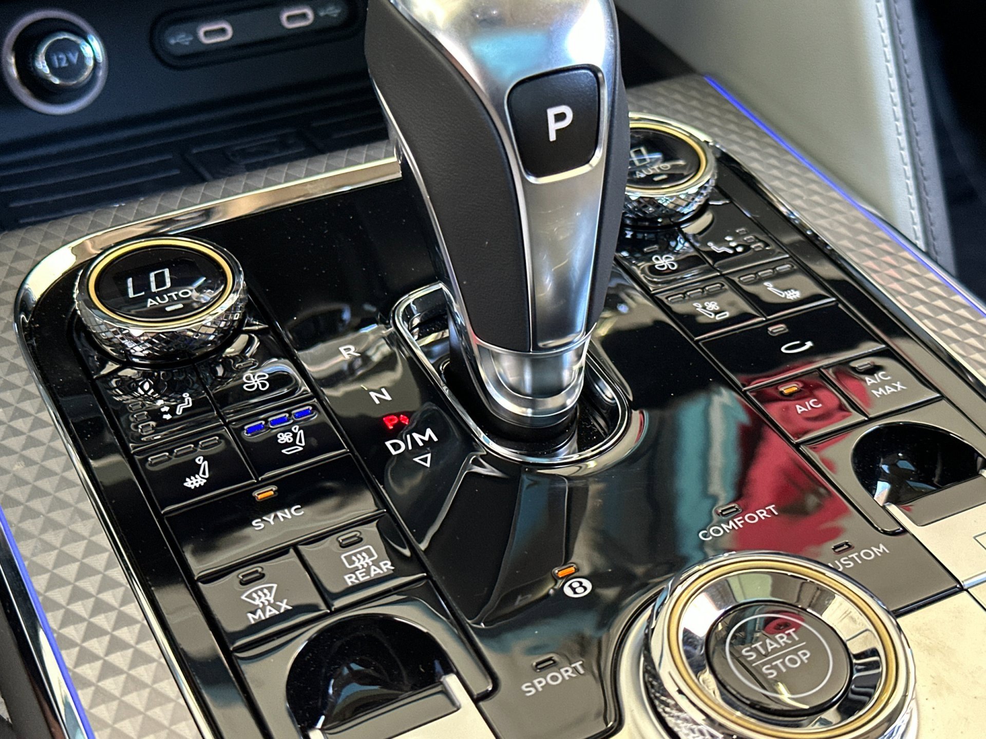 New 2025 Bentley Flying Spur Plug-In Hybrid image 23