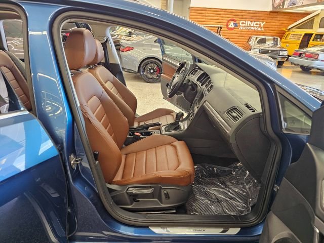 Used 2017 Volkswagen Golf Alltrack S image 14