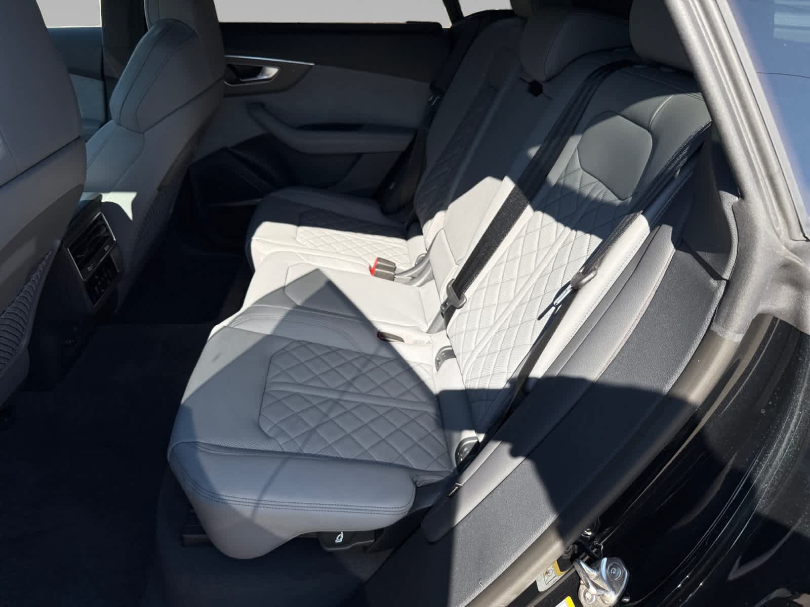 New 2026 Audi SQ8 Premium Plus AWD/4WD image 22