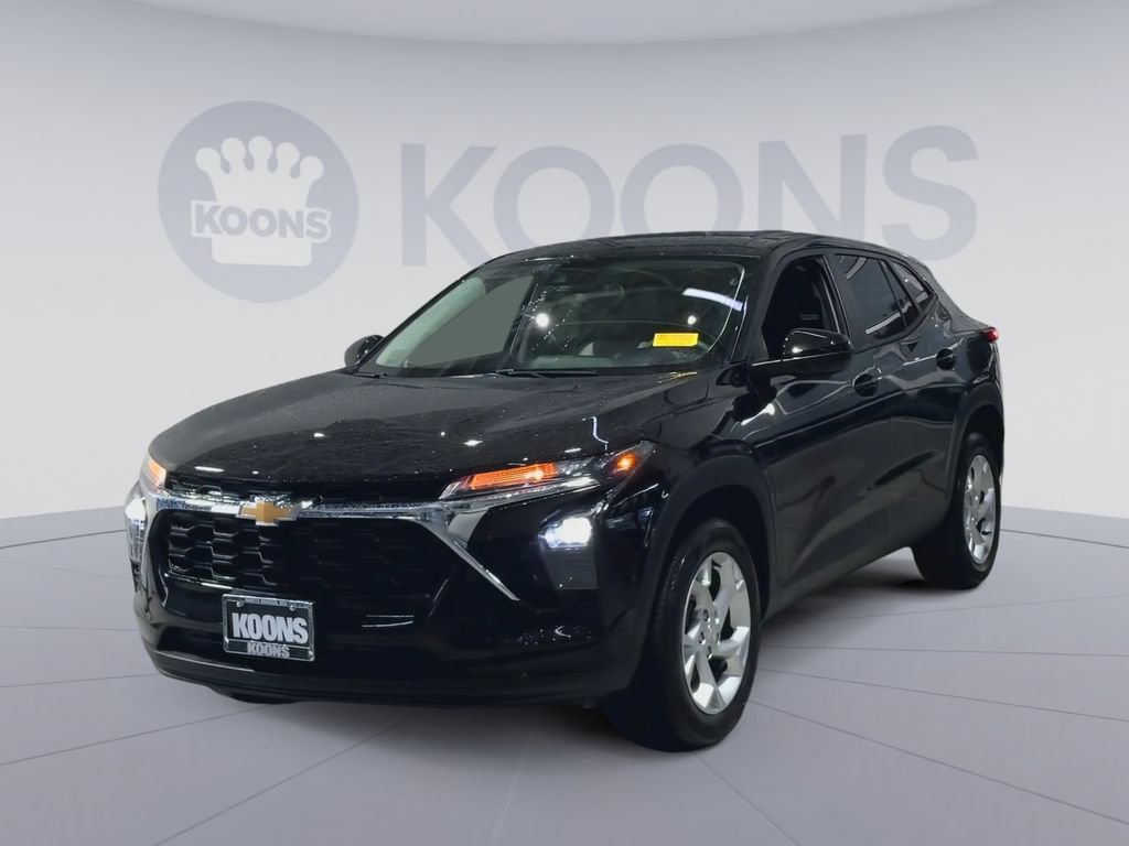 Used 2024 Chevrolet Trax LS w/ LS Convenience Package FWD image 5