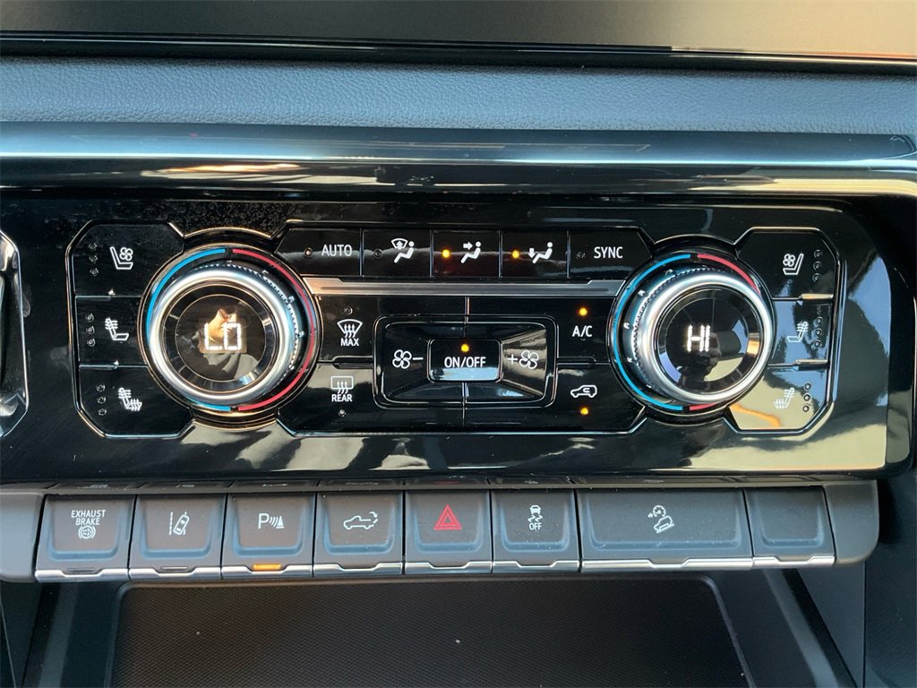 New 2026 GMC Sierra 2500 AT4 w/ AT4 Premium Plus Package image 21