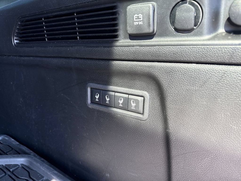 Used 2025 Jeep Wagoneer L 4WD image 28