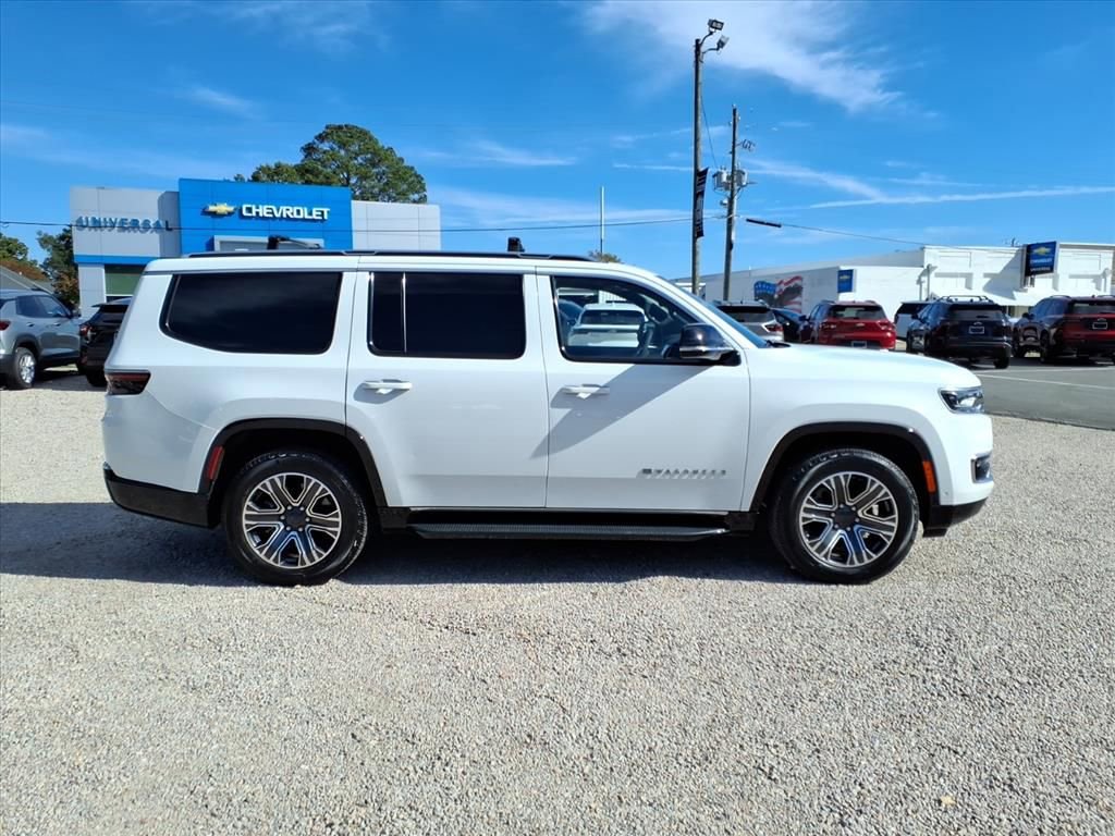 Used 2023 Jeep Wagoneer 4WD w/ Premium Group I image 8