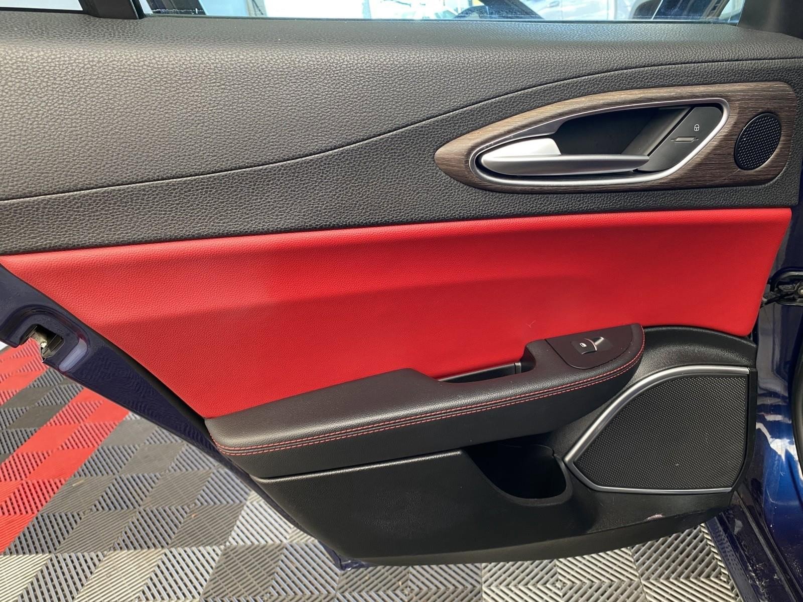 Used 2019 Alfa Romeo Giulia Ti AWD/4WD image 15