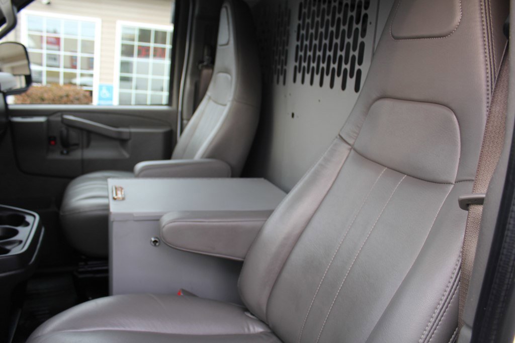 Used 2022 Chevrolet Express 2500 w/ Driver Convenience Package RWD image 19