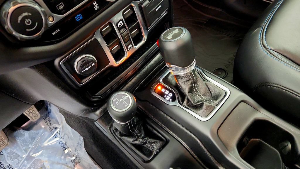 Used 2024 Jeep Wrangler High Altitude AWD/4WD image 17