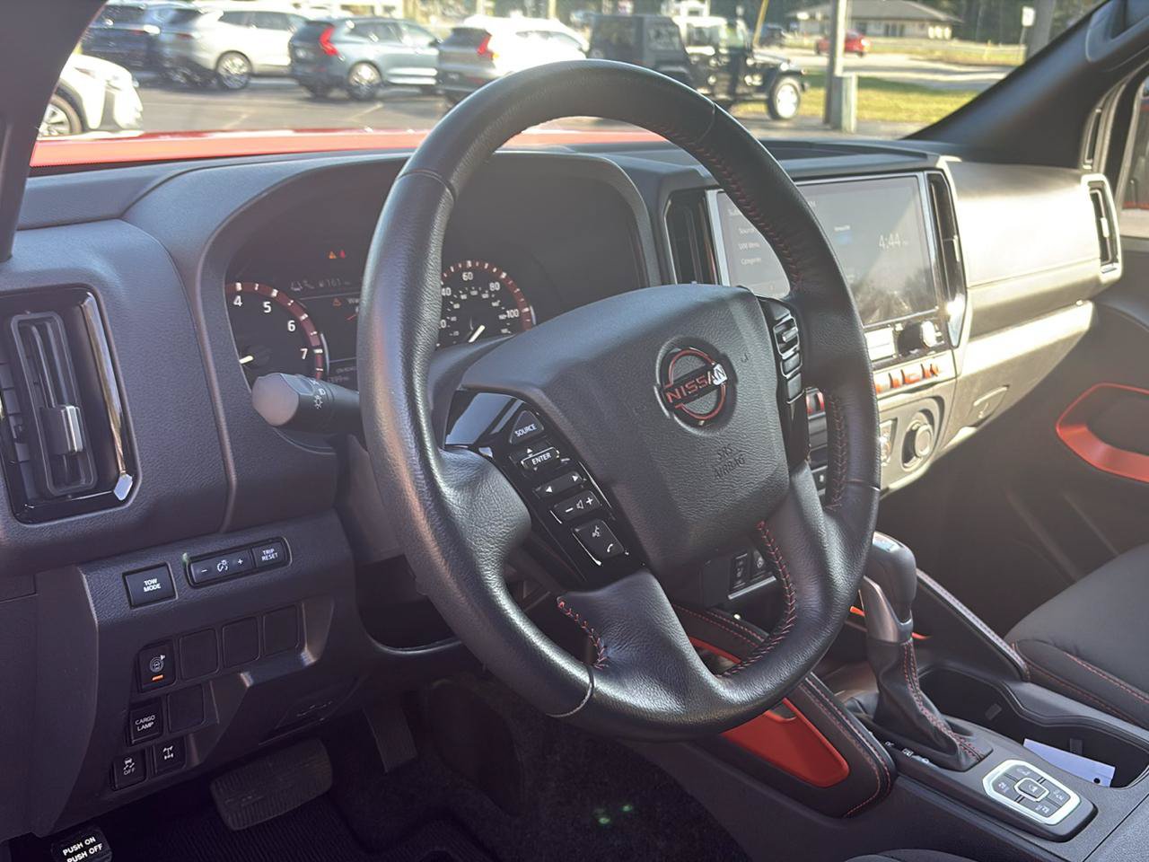 Used 2026 Nissan Frontier PRO-4X w/ Tow Package AWD/4WD image 8