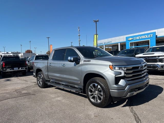 New 2026 Chevrolet Silverado 1500 High Country w/ LPO, Dark Essentials Package