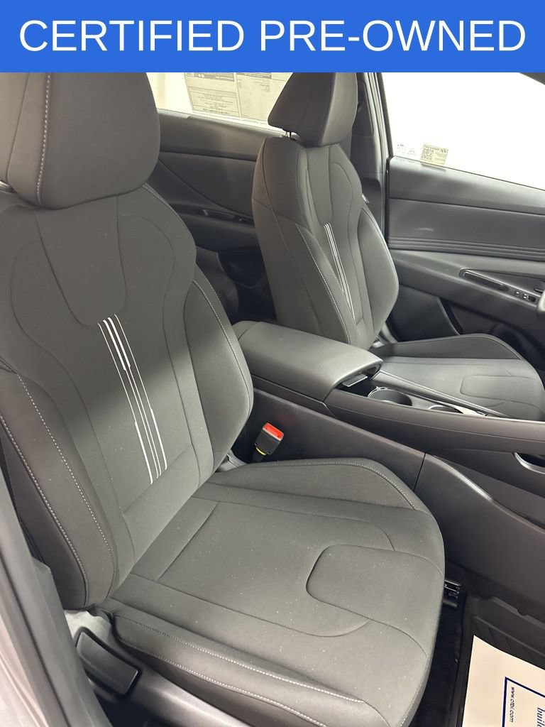 Used 2025 Hyundai Elantra SEL FWD image 20