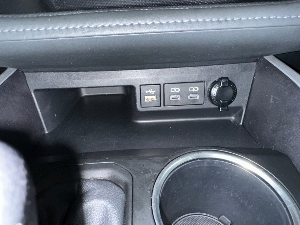 Used 2023 Toyota Highlander L FWD image 13