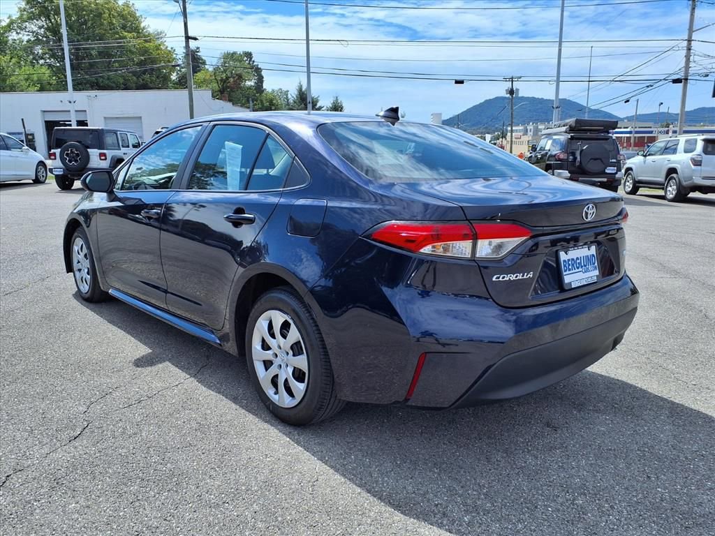 Used 2023 Toyota Corolla LE image 6